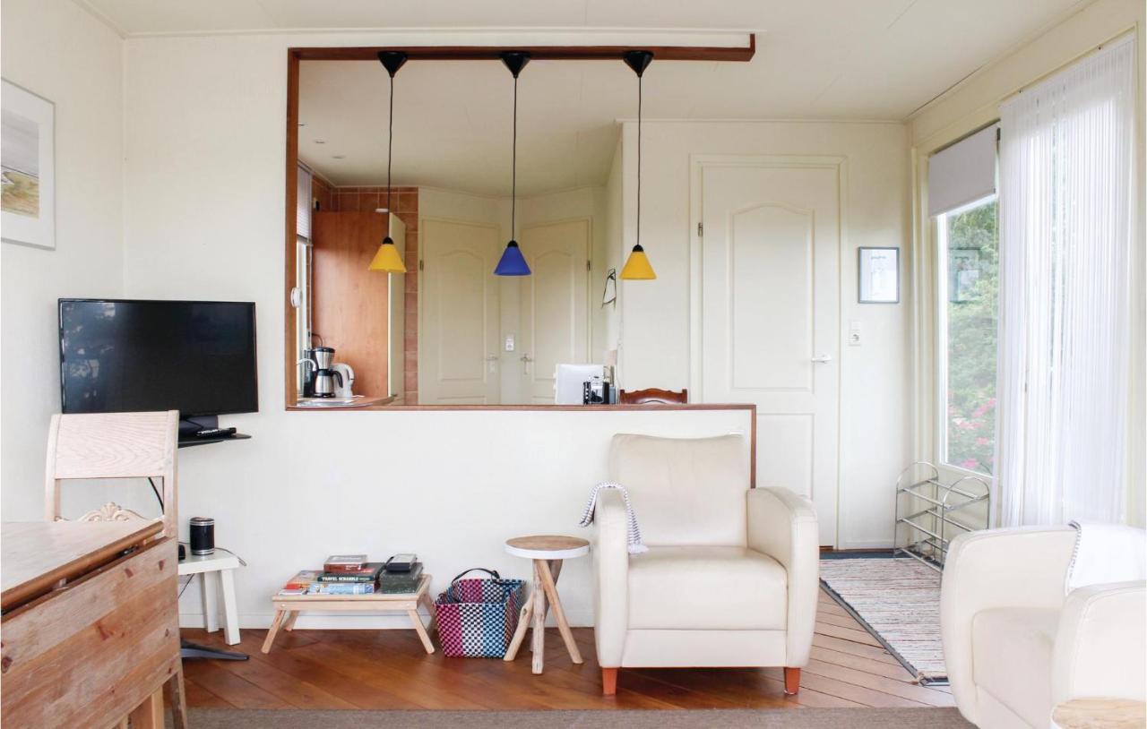 Cozy Home In Lauwerzijl With Kitchen Zewnętrze zdjęcie